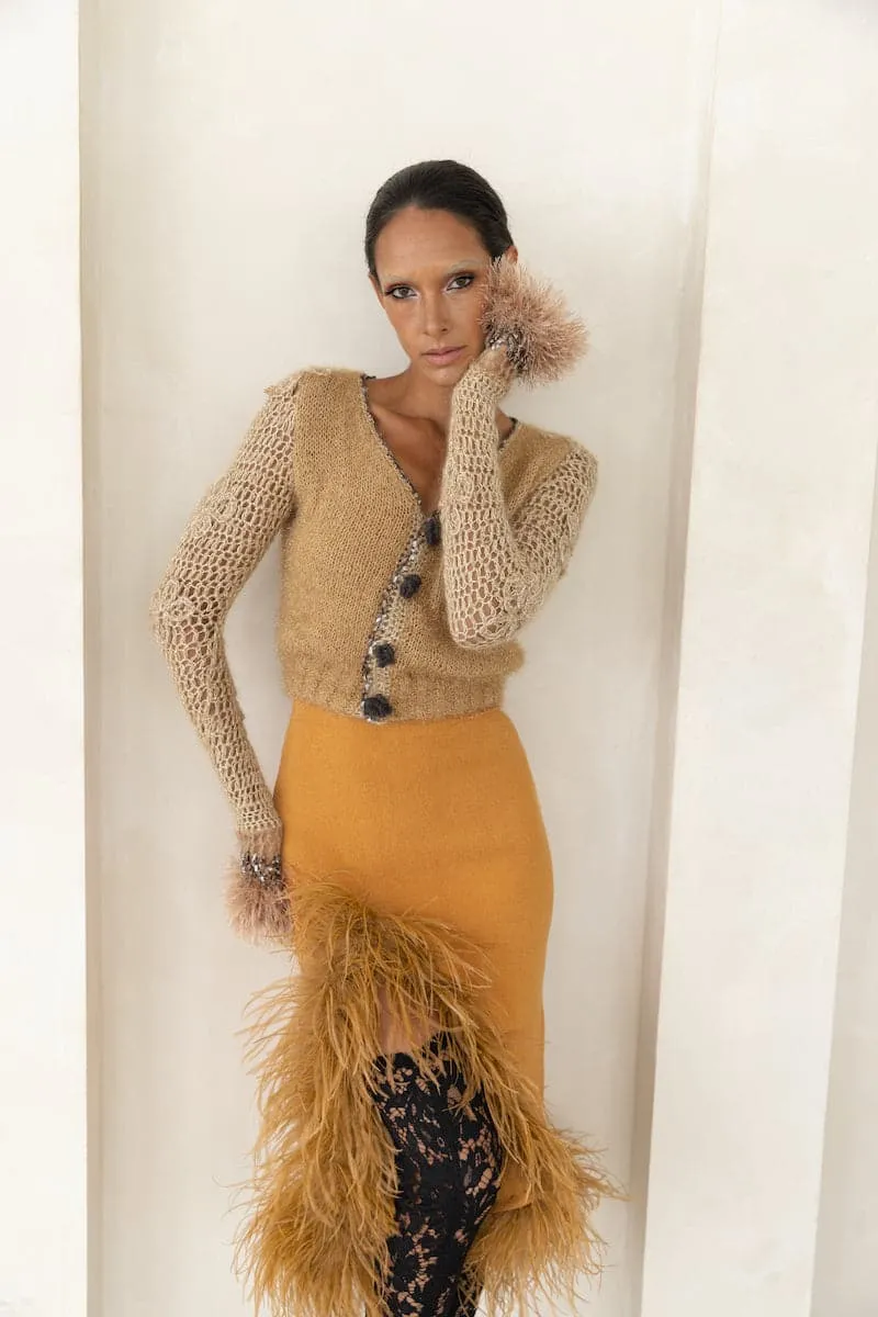 CAMEL KNIT SKIRT WITH FEATHER TRIM