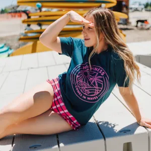 HAPPINESS COMES IN WAVES - Unisex Tee