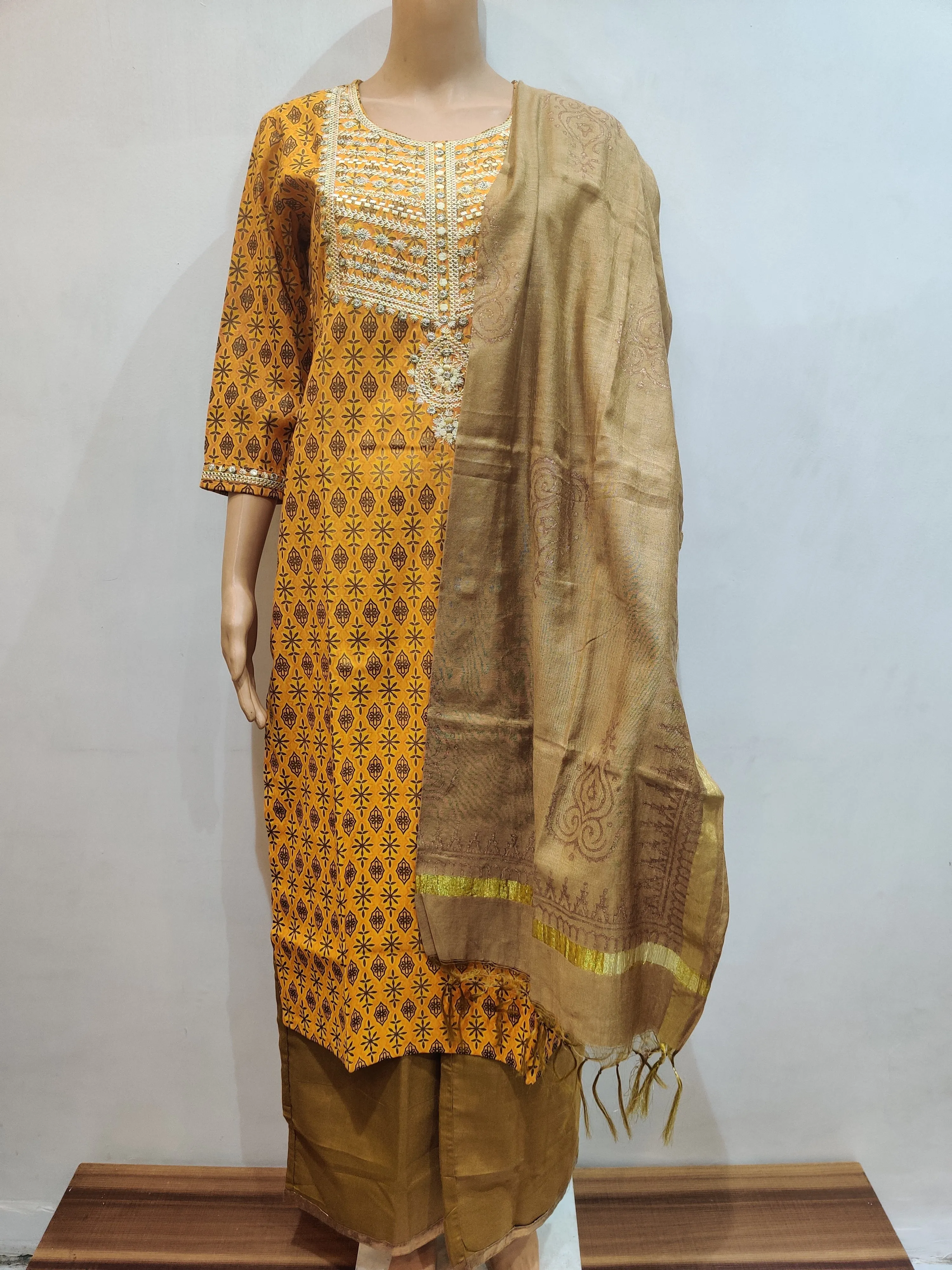 Ixia Kurta pant dupatta set