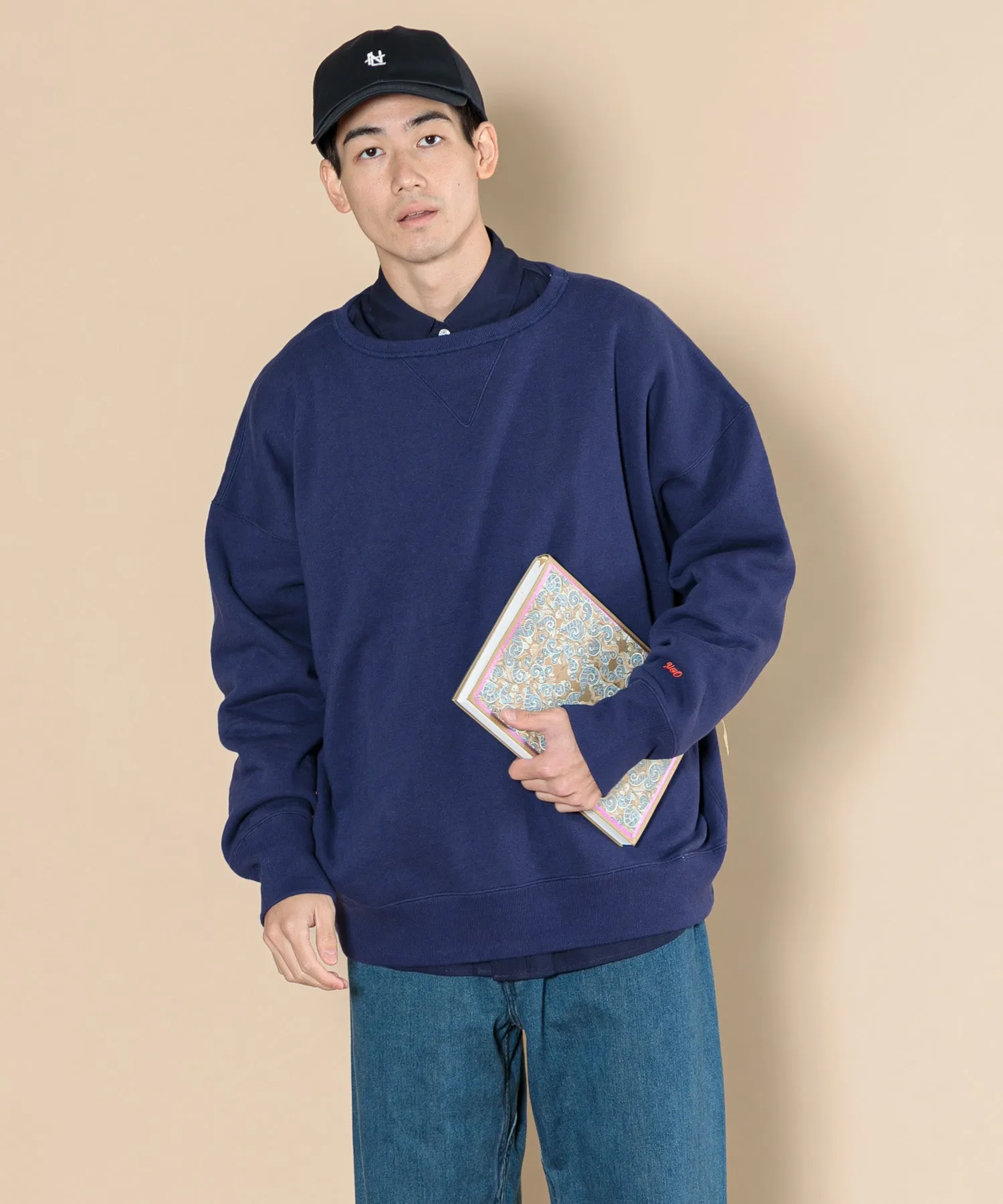 【MEN】YOUNG & OLSEN TDS 別注SIMPLE V SWEAT OVERSIZE