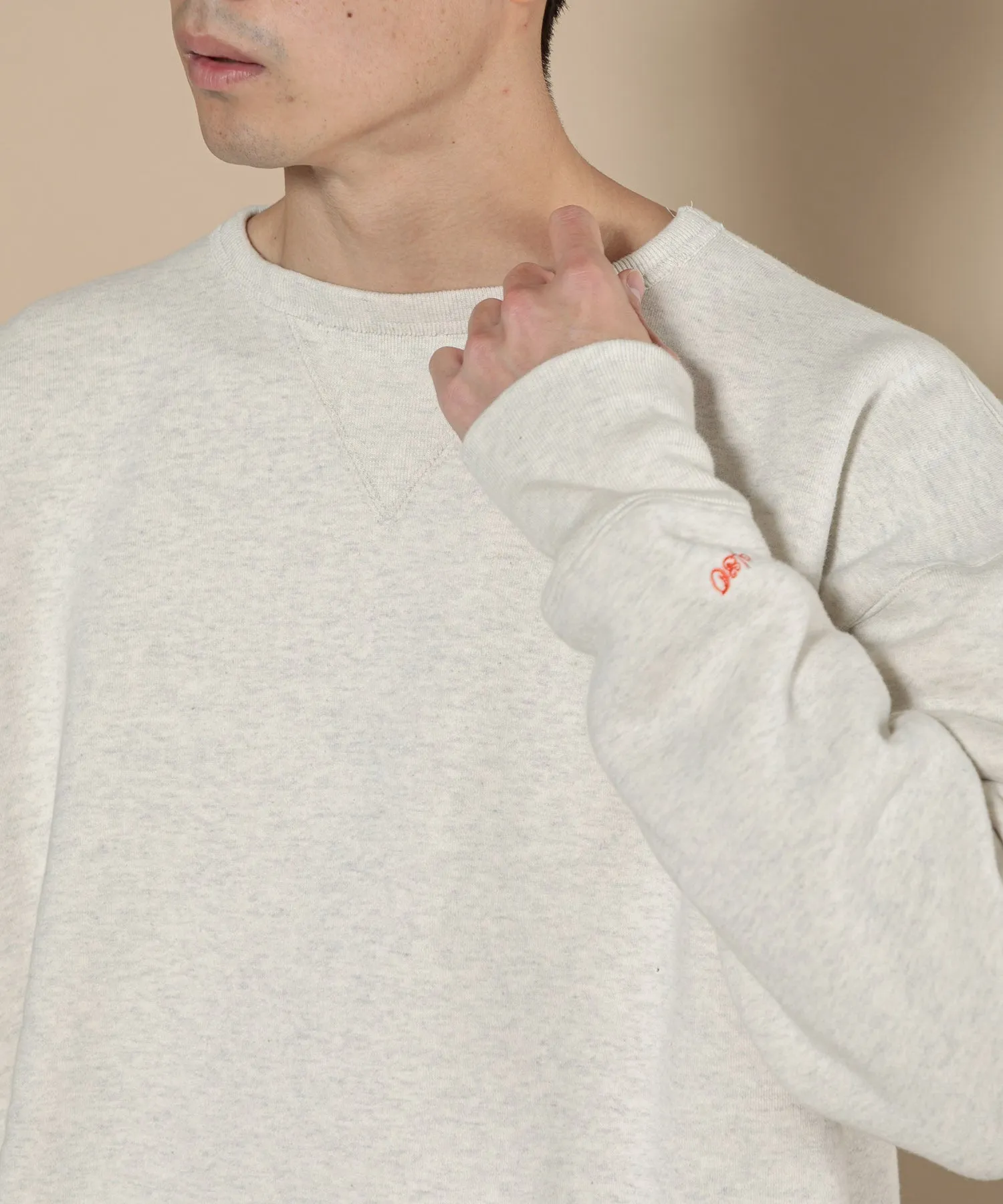 【MEN】YOUNG & OLSEN TDS 別注SIMPLE V SWEAT OVERSIZE