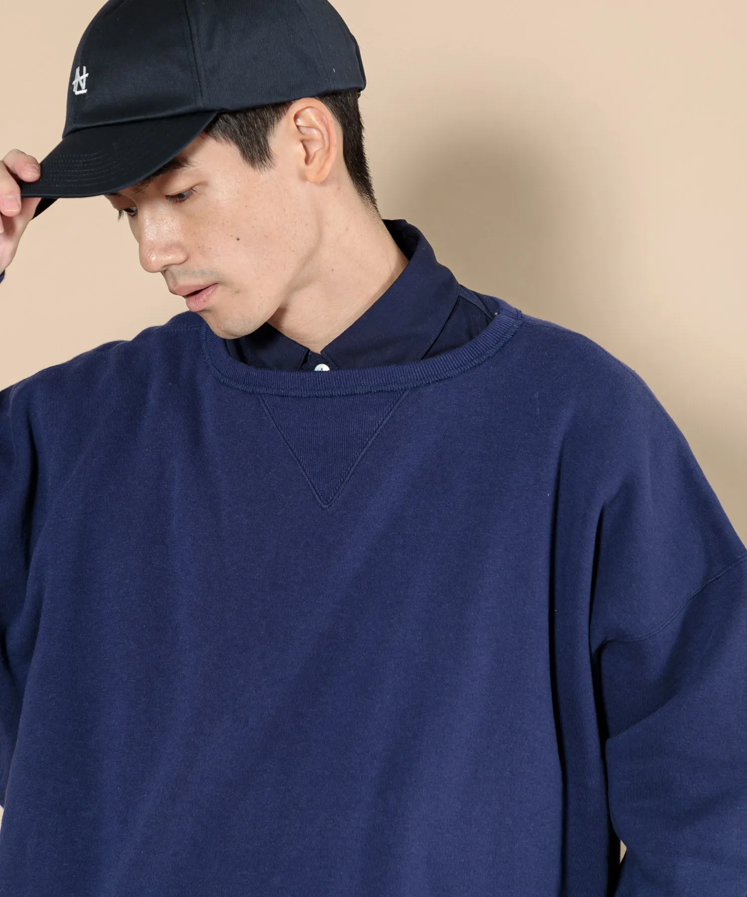 【MEN】YOUNG & OLSEN TDS 別注SIMPLE V SWEAT OVERSIZE