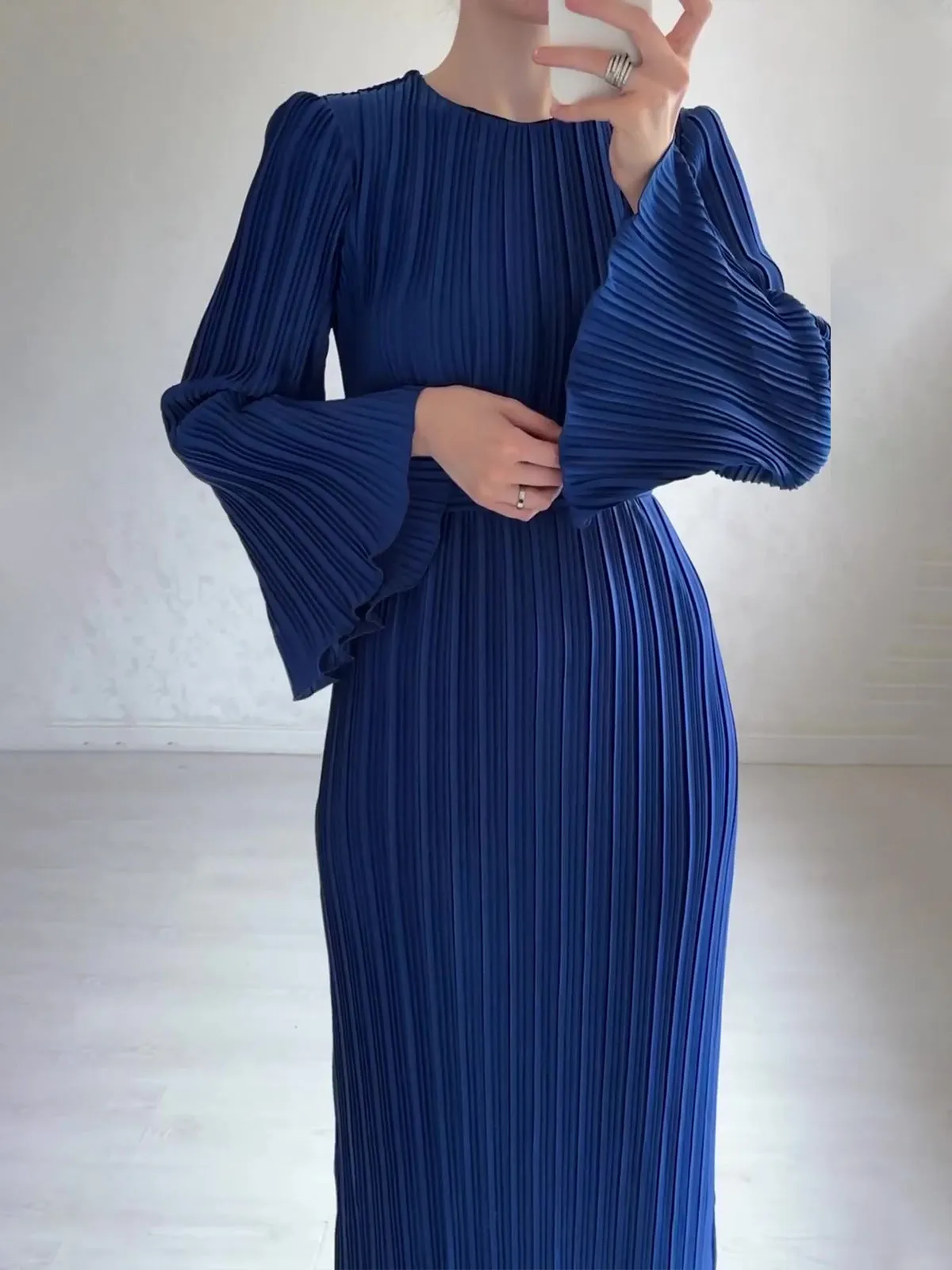 Trumpet sleeved slim long dress